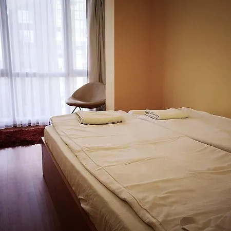 Apartament Piata Victoriei Апартаменти Бухарест